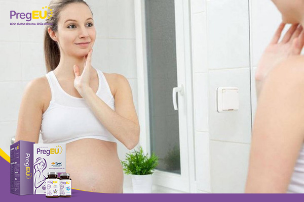 Trong ba tháng đầu của thai kỳ, cơ thể mẹ cực kỳ nhạy cảm với mọi thứ, đặc biệt là mỹ phẩm tiếp xúc trực tiếp với da